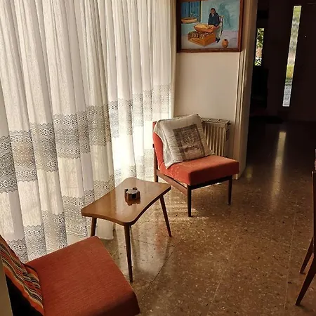 Entire With Patio And Retro Flair Σπίτι διακοπών Λεμεσός