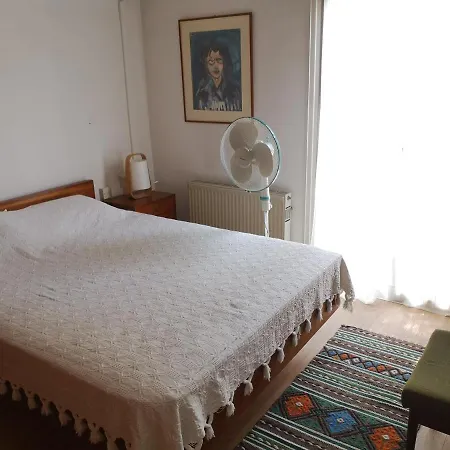 Entire With Patio And Retro Flair Σπίτι διακοπών *